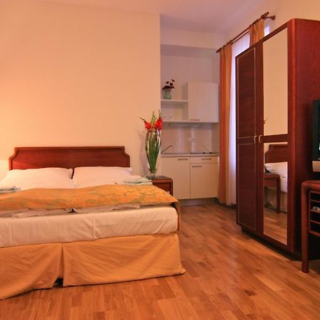 Hotel Klika Ческе-Будеёвице Экстерьер фото
