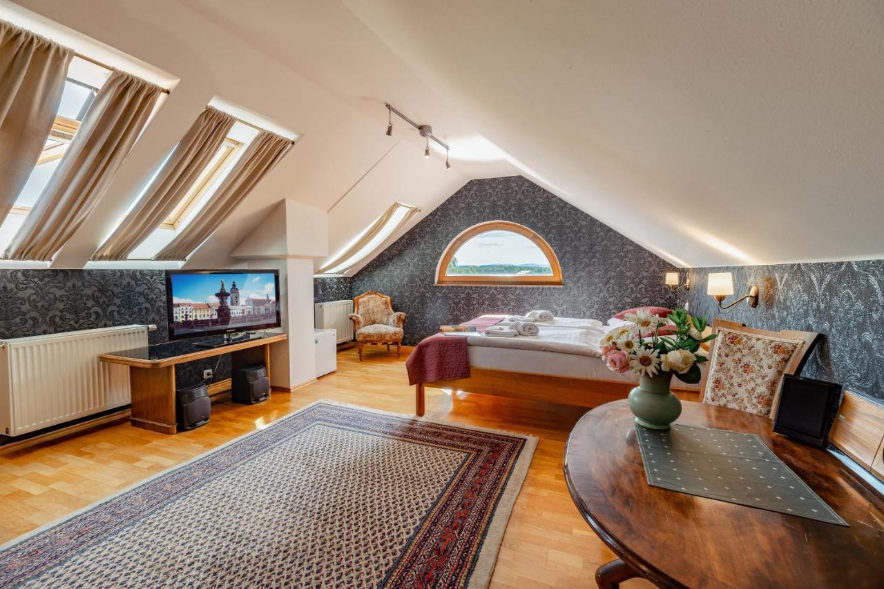Hotel Klika Ческе-Будеёвице Экстерьер фото