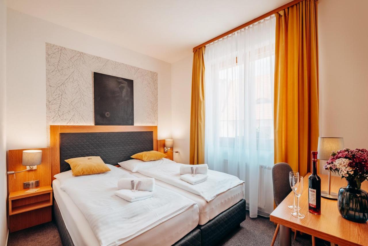 Hotel Klika Ческе-Будеёвице Экстерьер фото