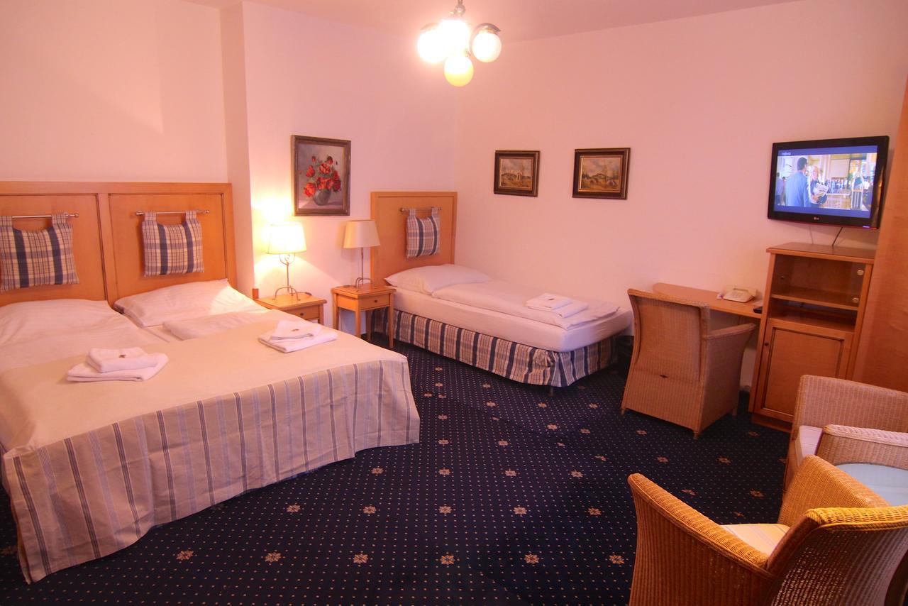Hotel Klika Ческе-Будеёвице Экстерьер фото