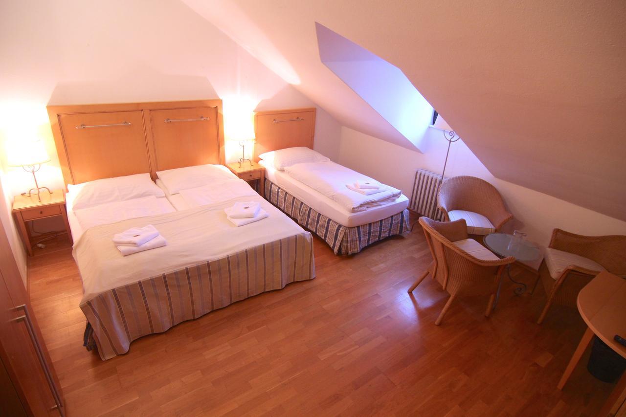 Hotel Klika Ческе-Будеёвице Экстерьер фото