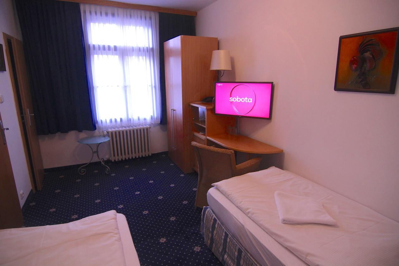 Hotel Klika Ческе-Будеёвице Экстерьер фото