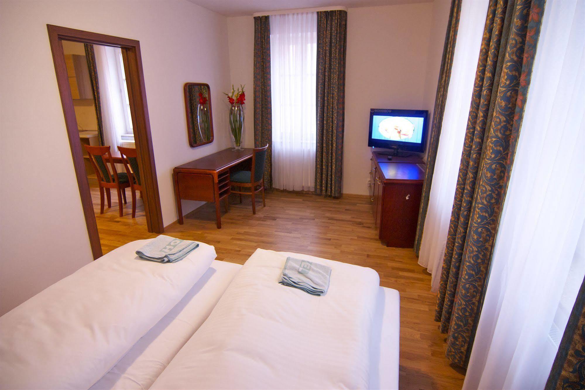 Hotel Klika Ческе-Будеёвице Экстерьер фото